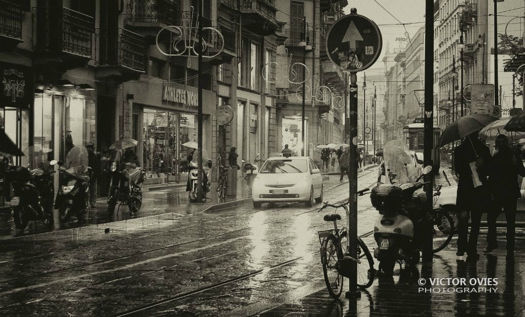 Milano -  Corso Italia - Giorno de pioggia